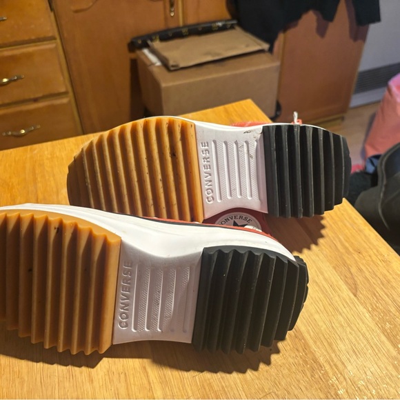 Converse run star platform  Chuck Taylor Red Canvas hi top Sneakers - Picture 7 of 8